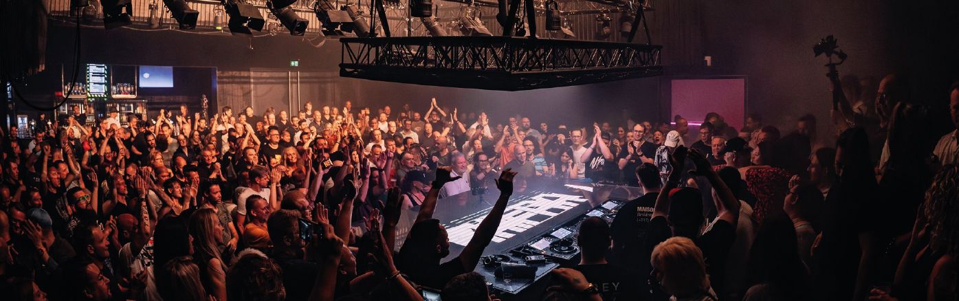 Airwalk 360 Rave header