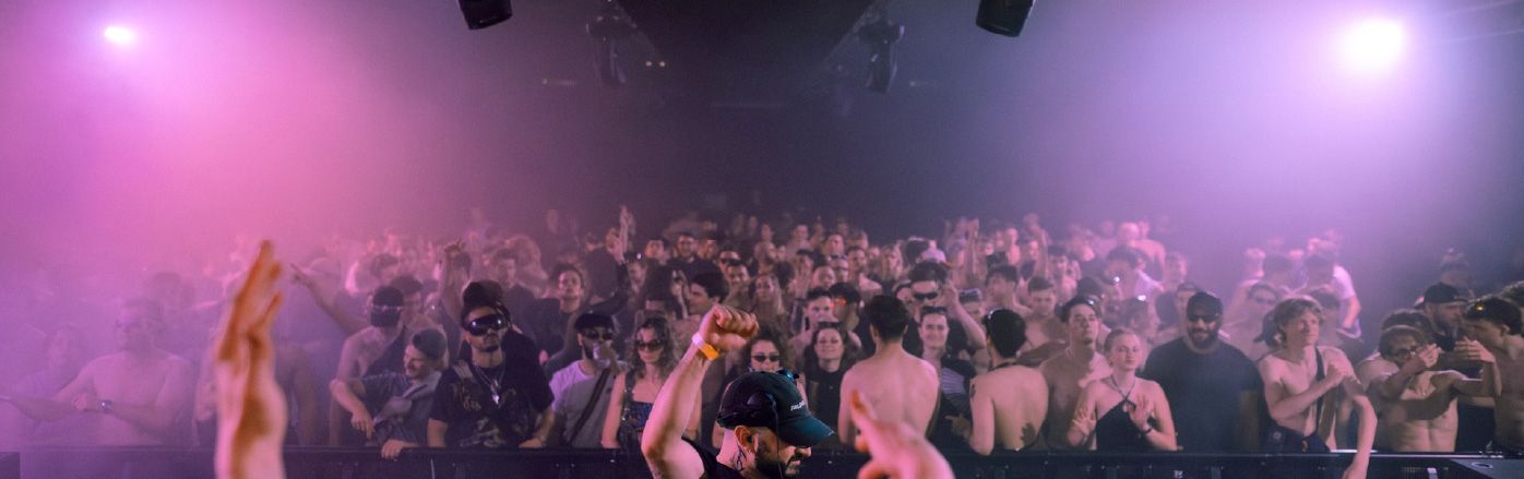 Rave XXL - Indoor header