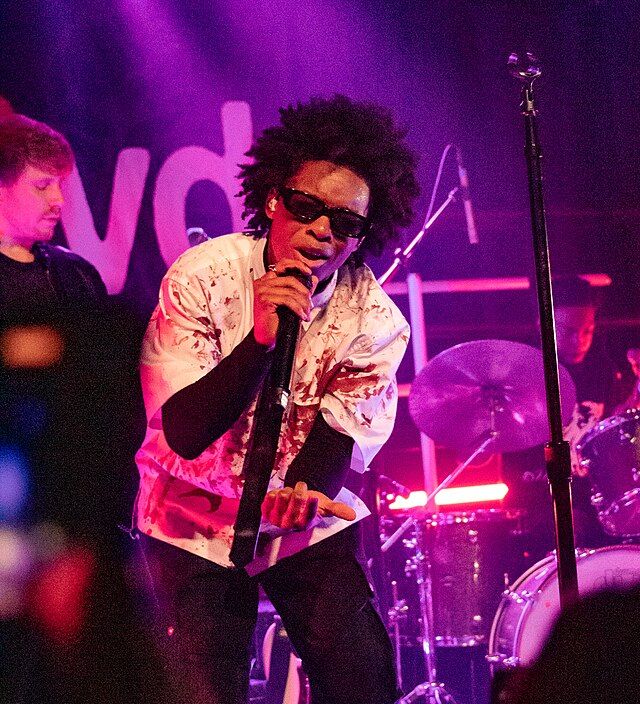 Burke_singing_at_a_concert