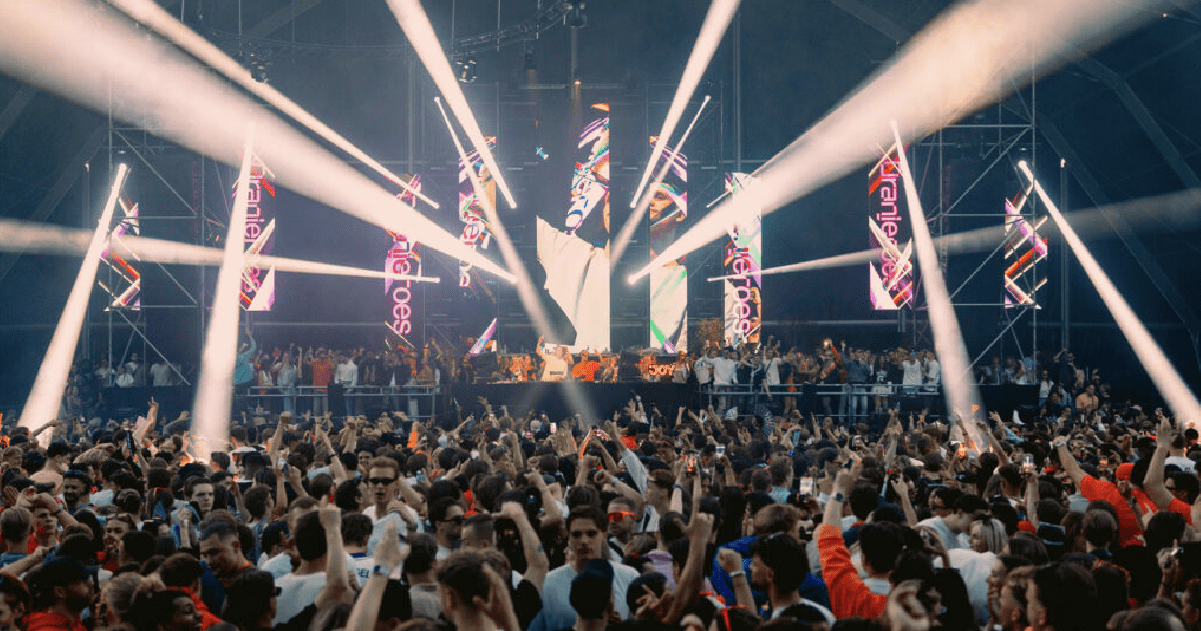 Oranjeroes Festival dropt bizarre line-up en start vandaag met ticketverkoop